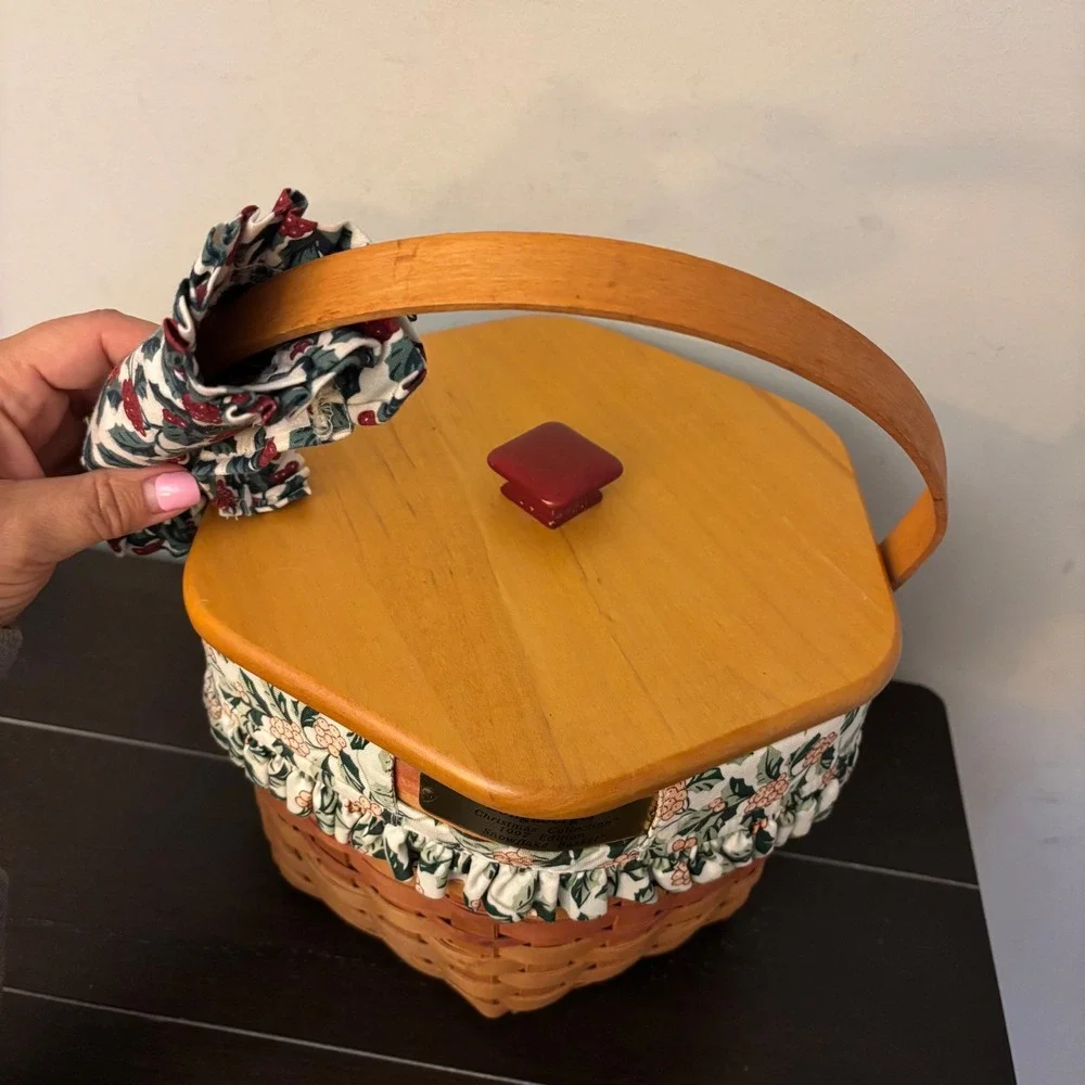 Longaberger 1997 Christmas Collection Snowflake Basket‎ w Lid, Liner & Divider